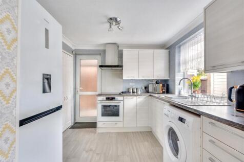 Kitchen_2.jpeg