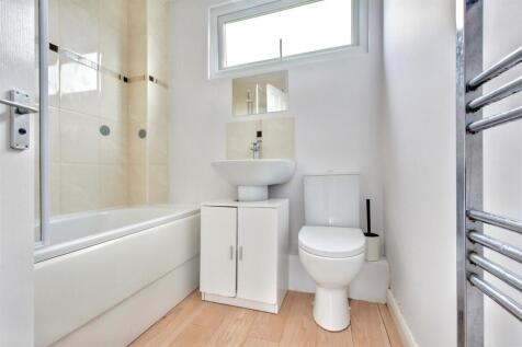 Bathroom_2.jpeg