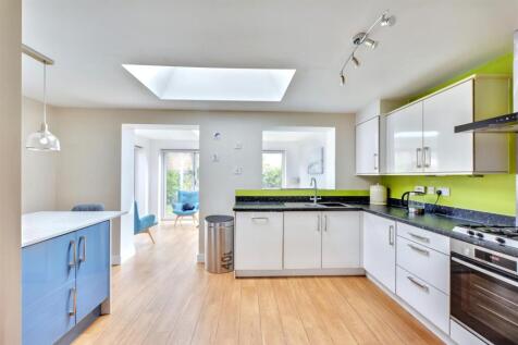 Kitchen_2.jpeg