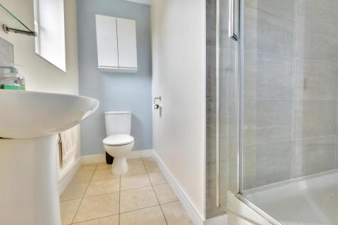 Ensuite.jpeg