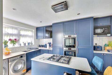 Kitchen_5.jpeg