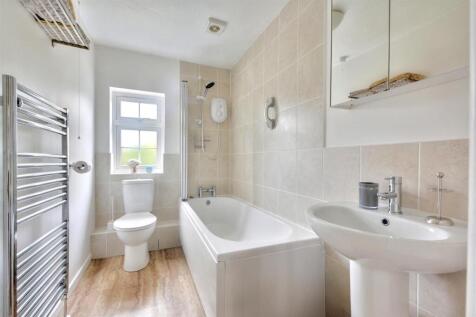 Bathroom_2.jpeg