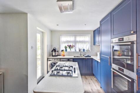 Kitchen_3.jpeg