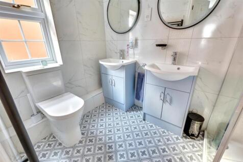 Ensuite_ (1).jpeg
