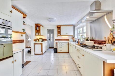 Kitchen_2.jpeg