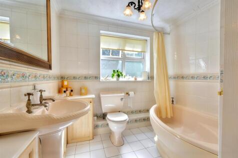 Bathroom.jpeg