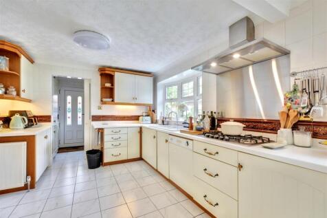 Kitchen_1.jpeg