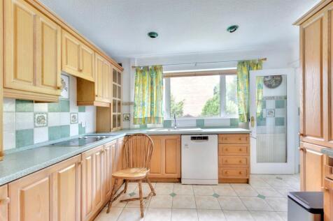 Kitchen_2.jpeg
