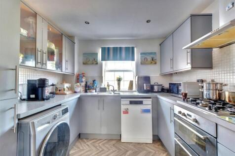 Kitchen_1.jpeg