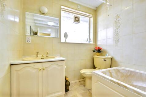 Bathroom_1.jpeg