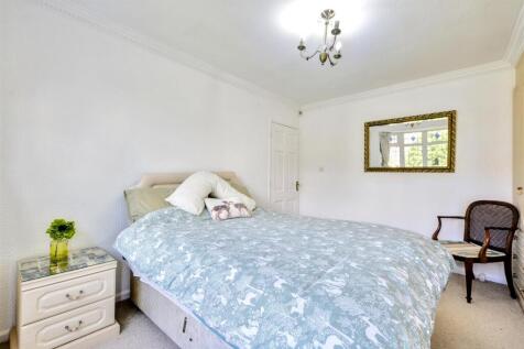Bedroom 1_2.jpeg