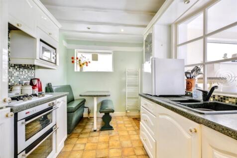 Kitchen_3.jpeg