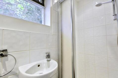 Shower Room_2.jpeg