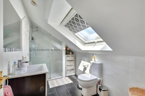 Ensuite One.jpeg