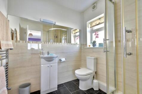 Ensuite Two.jpeg