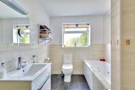 Bathroom_ (3).jpeg