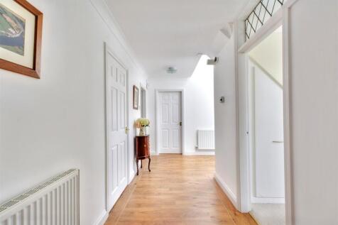 Hallway.jpeg