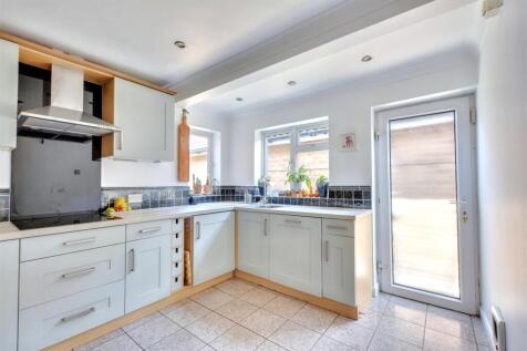 Kitchen_1.jpeg