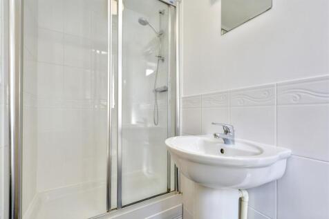 Bedroom 1 Ensuite_2.jpeg