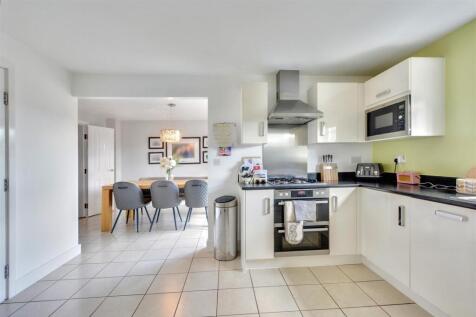 Kitchen_2.jpeg