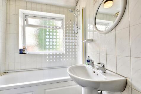 Bathroom_2.jpeg