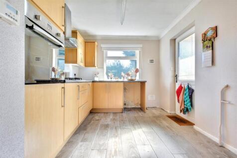 Kitchen_2.jpeg