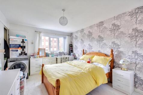 Bedroom One.jpeg