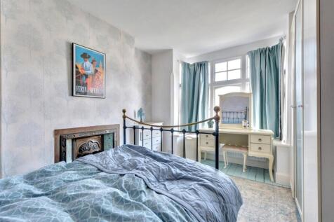 Bedroom One_3.jpeg