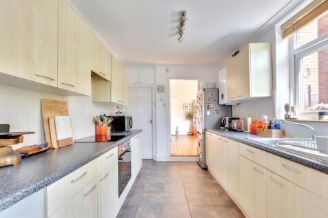 Kitchen_1.jpeg