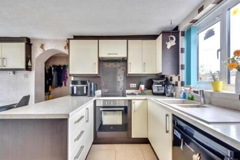 Kitchen_2.jpeg