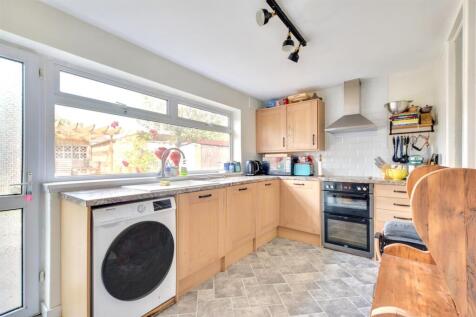Kitchen_2.jpeg
