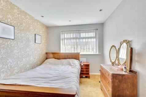 Bedroom 1_2.jpeg
