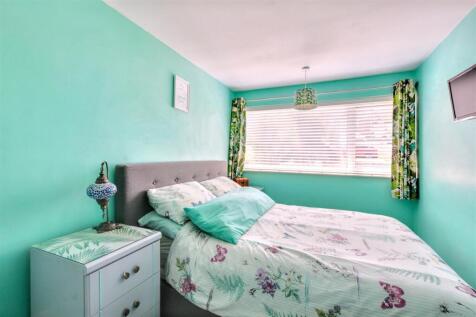 Bedroom 1_2.jpeg