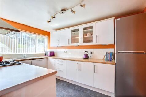 Kitchen_2.jpeg