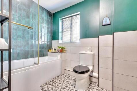 Bathroom_2.jpeg