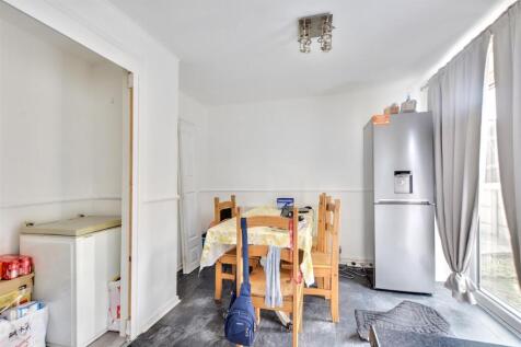 Kitchen_2.jpeg