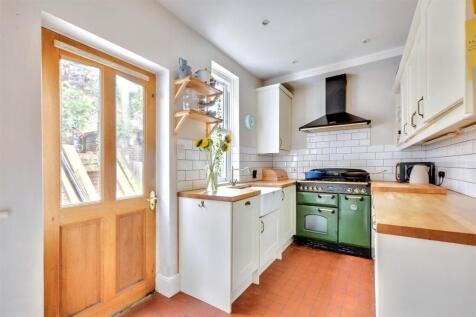 Kitchen_2.jpeg