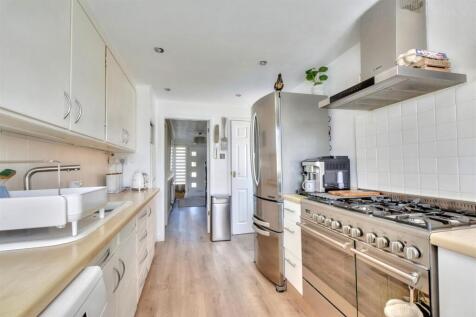 Kitchen_3.jpeg