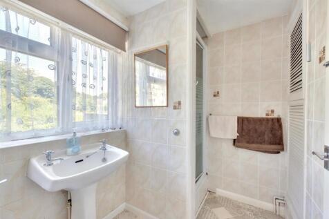 Bathroom_3.jpeg