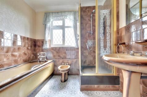 Bathroom_2.jpeg