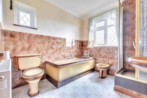 Bathroom_1.jpeg