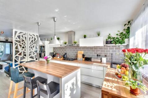 Kitchen_2.jpeg