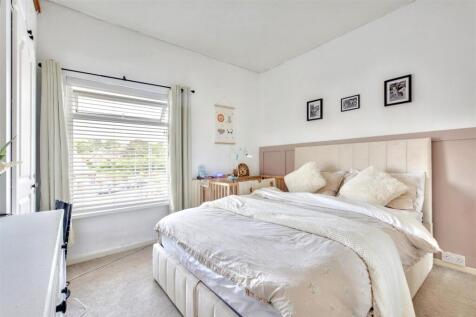 Bedroom One_3.jpeg