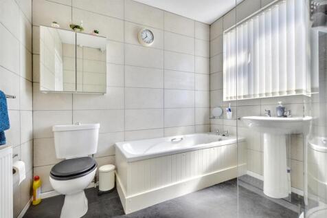 Bathroom_2.jpeg