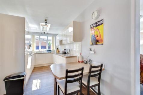 Kitchen_3.jpeg