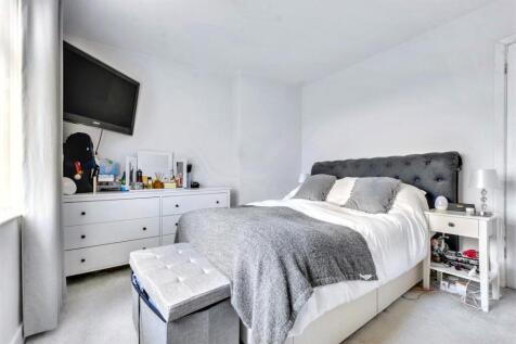 Bedroom One_1.jpeg