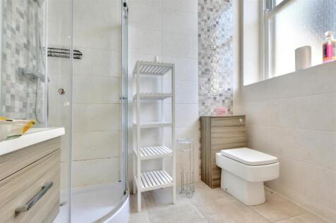 Ensuite.jpeg