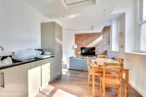 Kitchen_2.jpeg