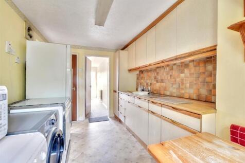 Kitchen_2.jpeg