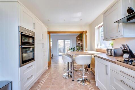 Kitchen_2.jpeg